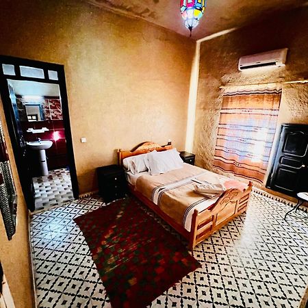 Hotel Camping Les Roses Des Dunes & Piscine Merzuga Kültér fotó