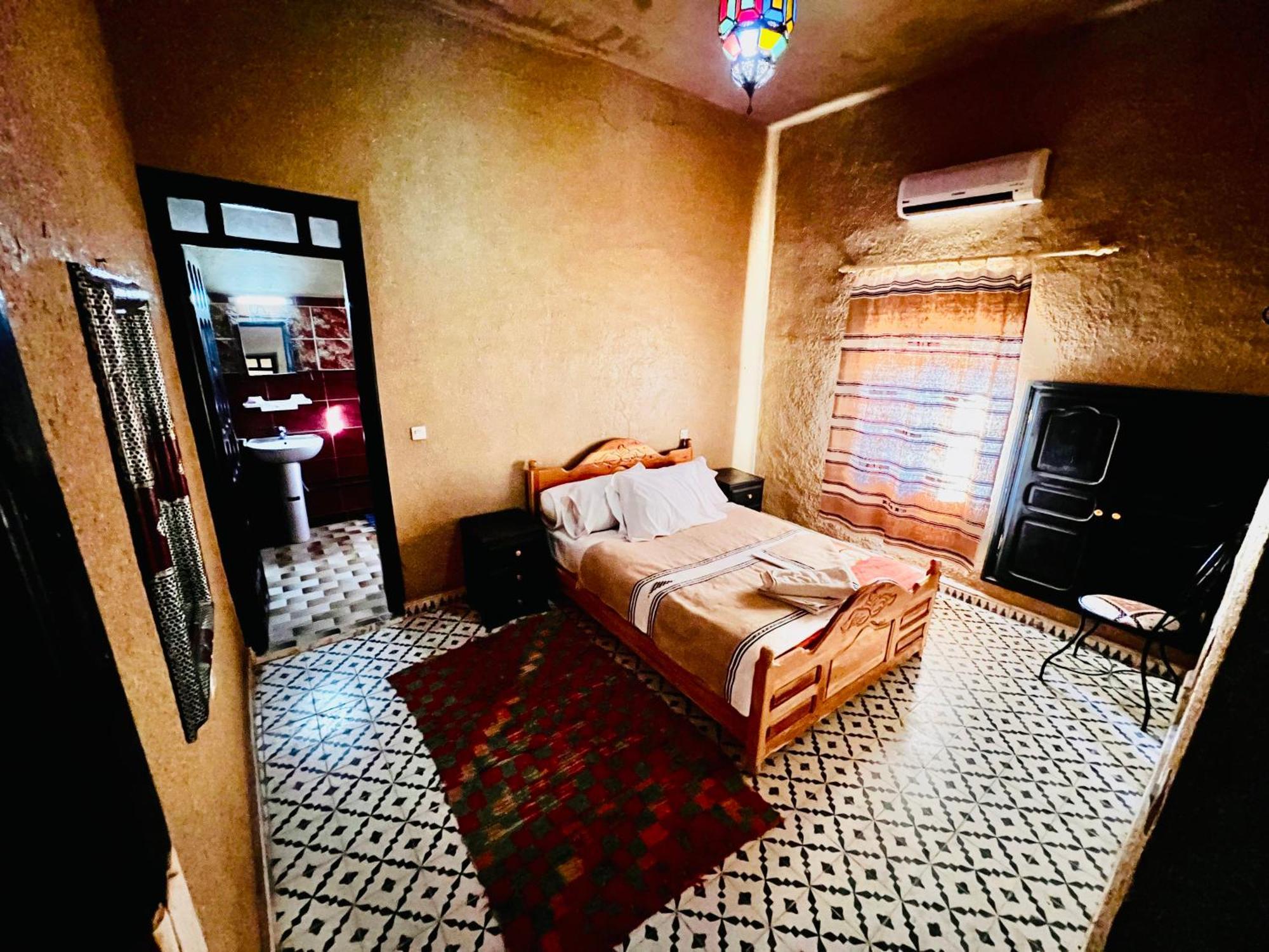 Hotel Camping Les Roses Des Dunes & Piscine Merzuga Kültér fotó
