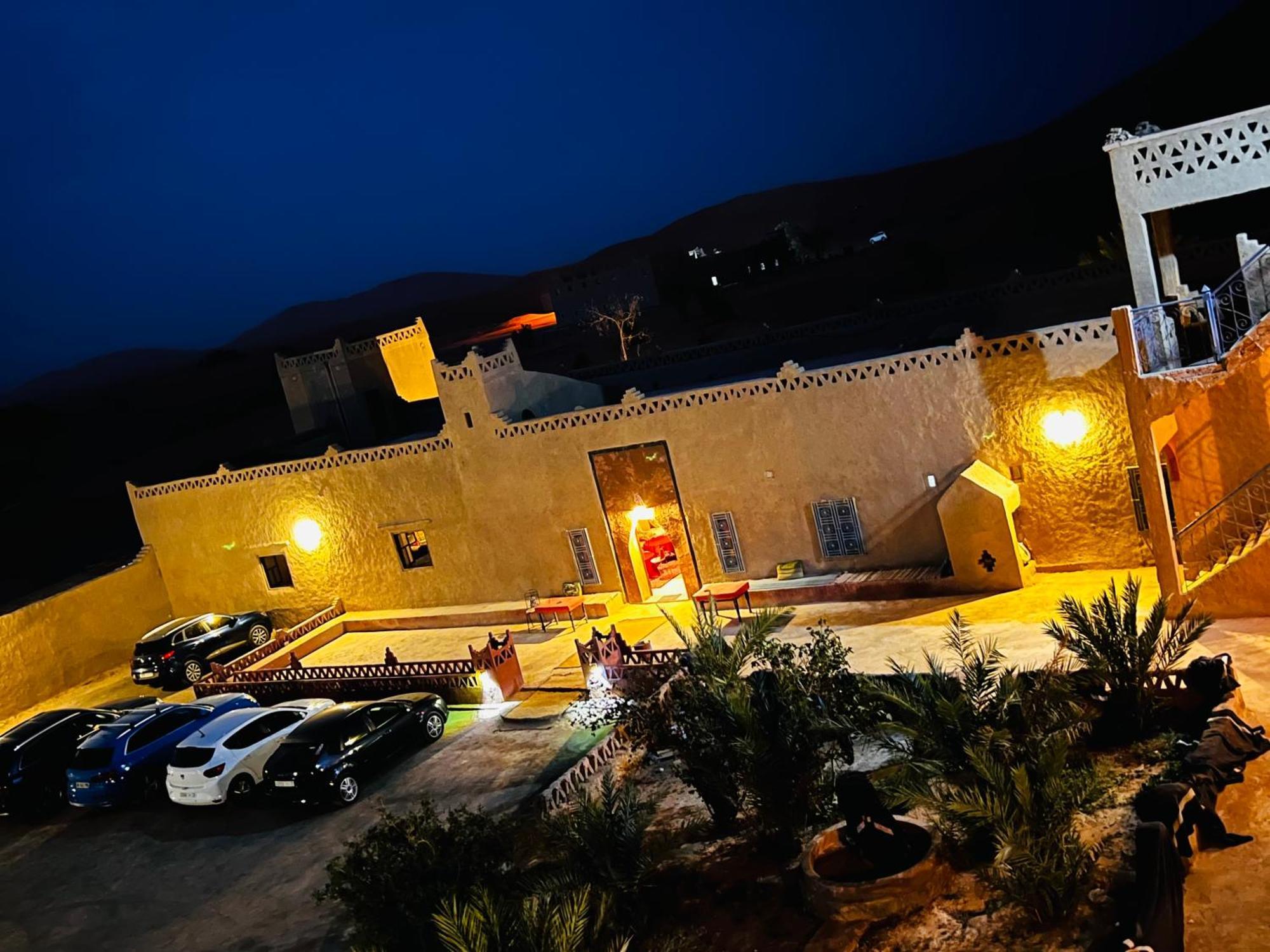 Hotel Camping Les Roses Des Dunes & Piscine Merzuga Kültér fotó
