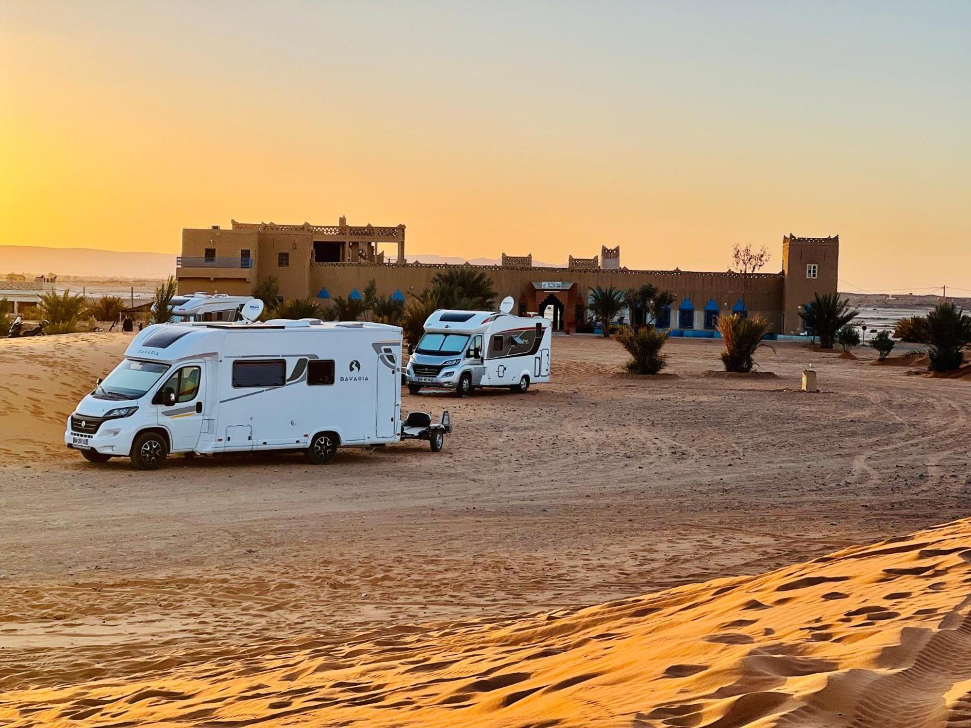 Hotel Camping Les Roses Des Dunes & Piscine Merzuga Kültér fotó