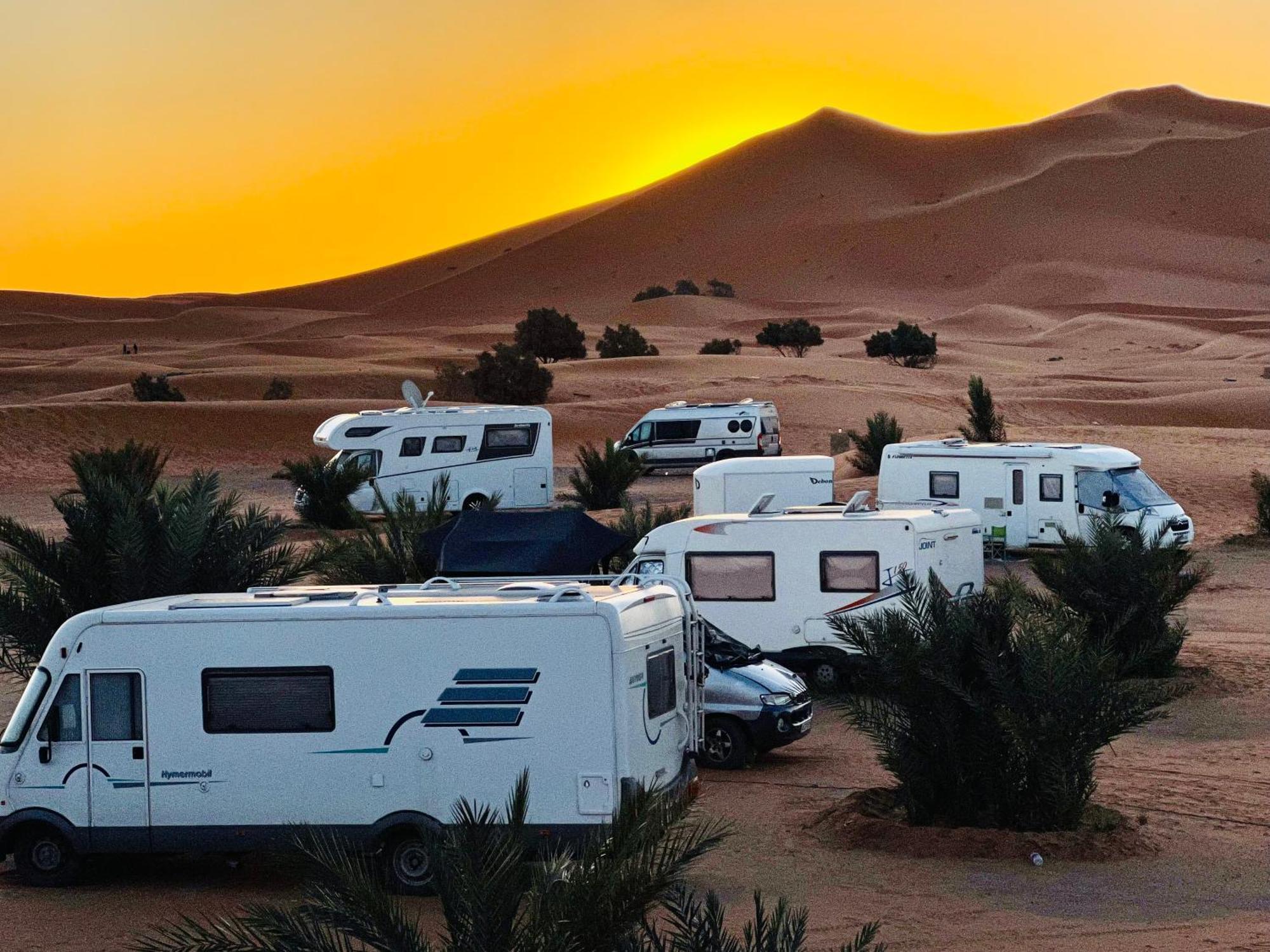 Hotel Camping Les Roses Des Dunes & Piscine Merzuga Kültér fotó