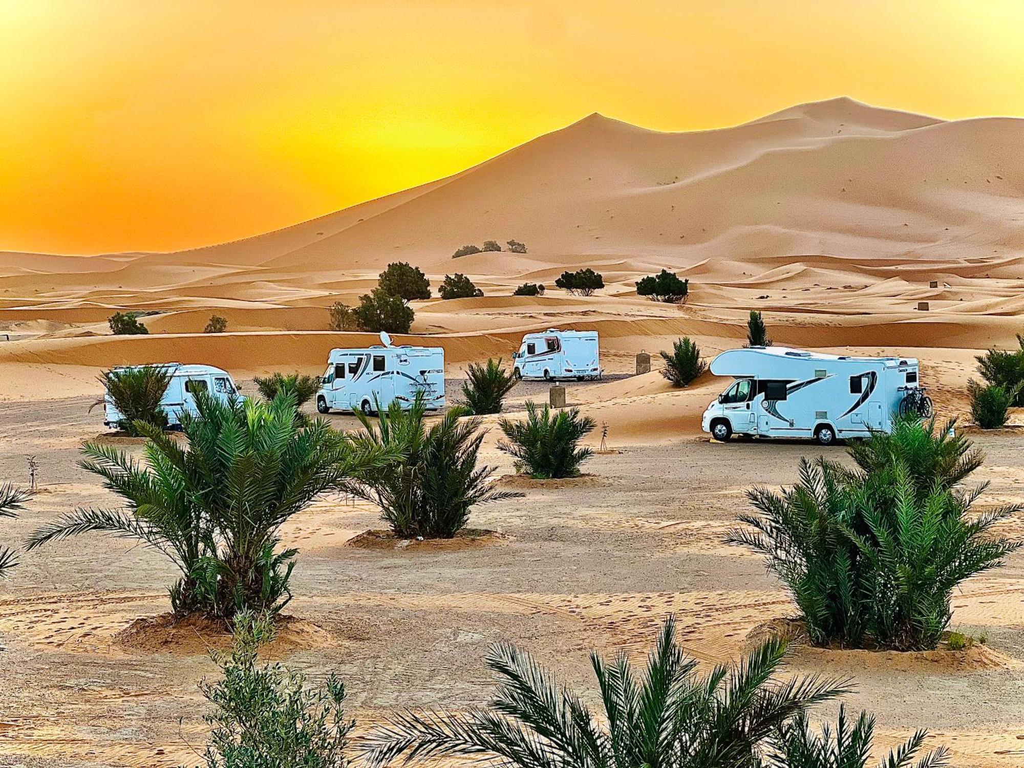 Hotel Camping Les Roses Des Dunes & Piscine Merzuga Kültér fotó