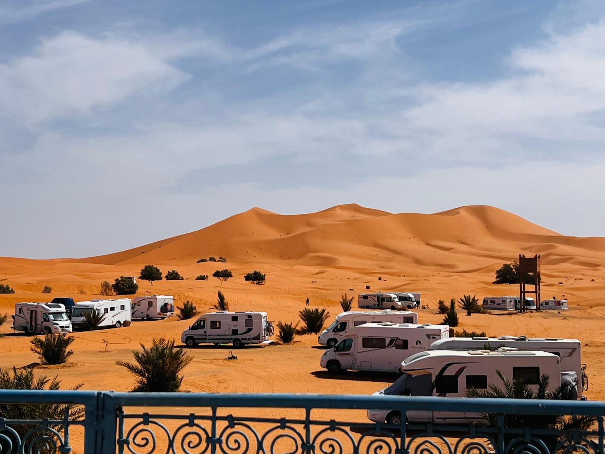 Hotel Camping Les Roses Des Dunes & Piscine Merzuga Kültér fotó