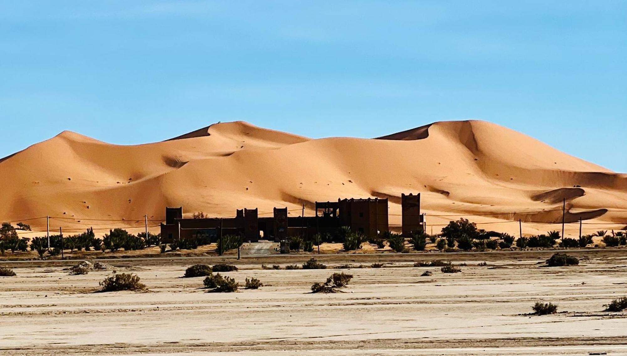 Hotel Camping Les Roses Des Dunes & Piscine Merzuga Kültér fotó