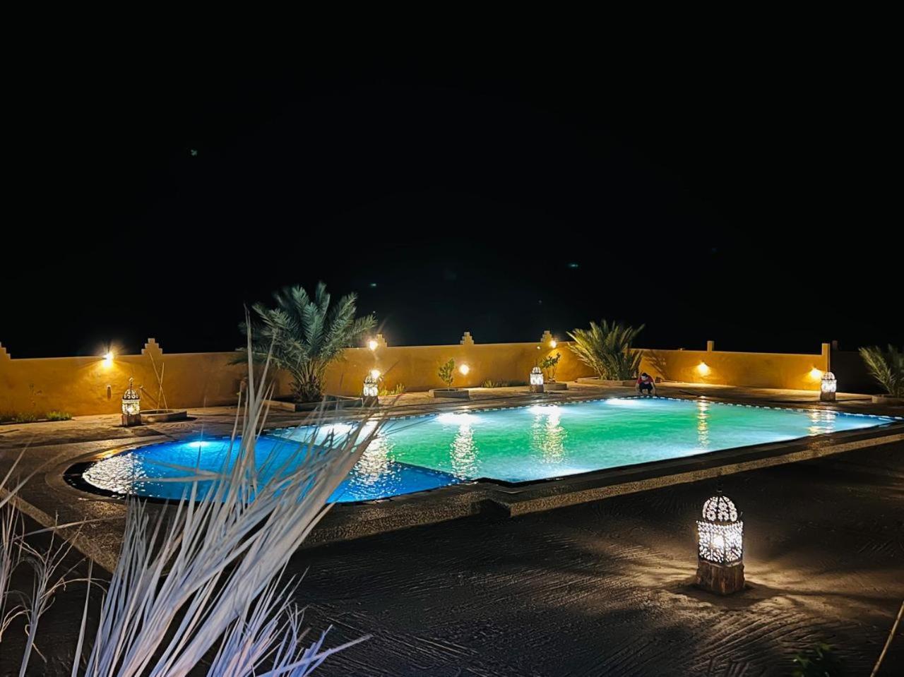 Hotel Camping Les Roses Des Dunes & Piscine Merzuga Kültér fotó
