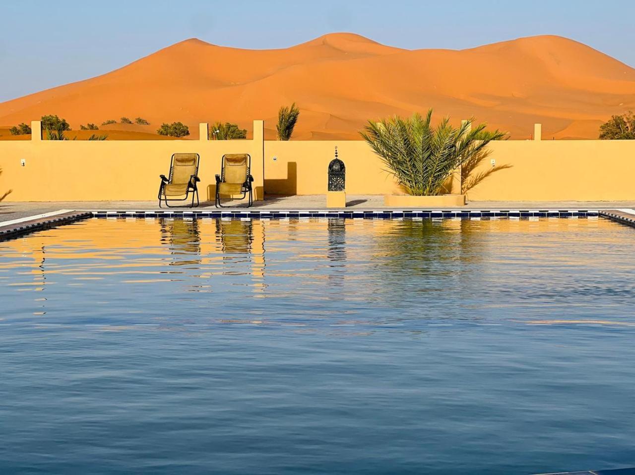 Hotel Camping Les Roses Des Dunes & Piscine Merzuga Kültér fotó